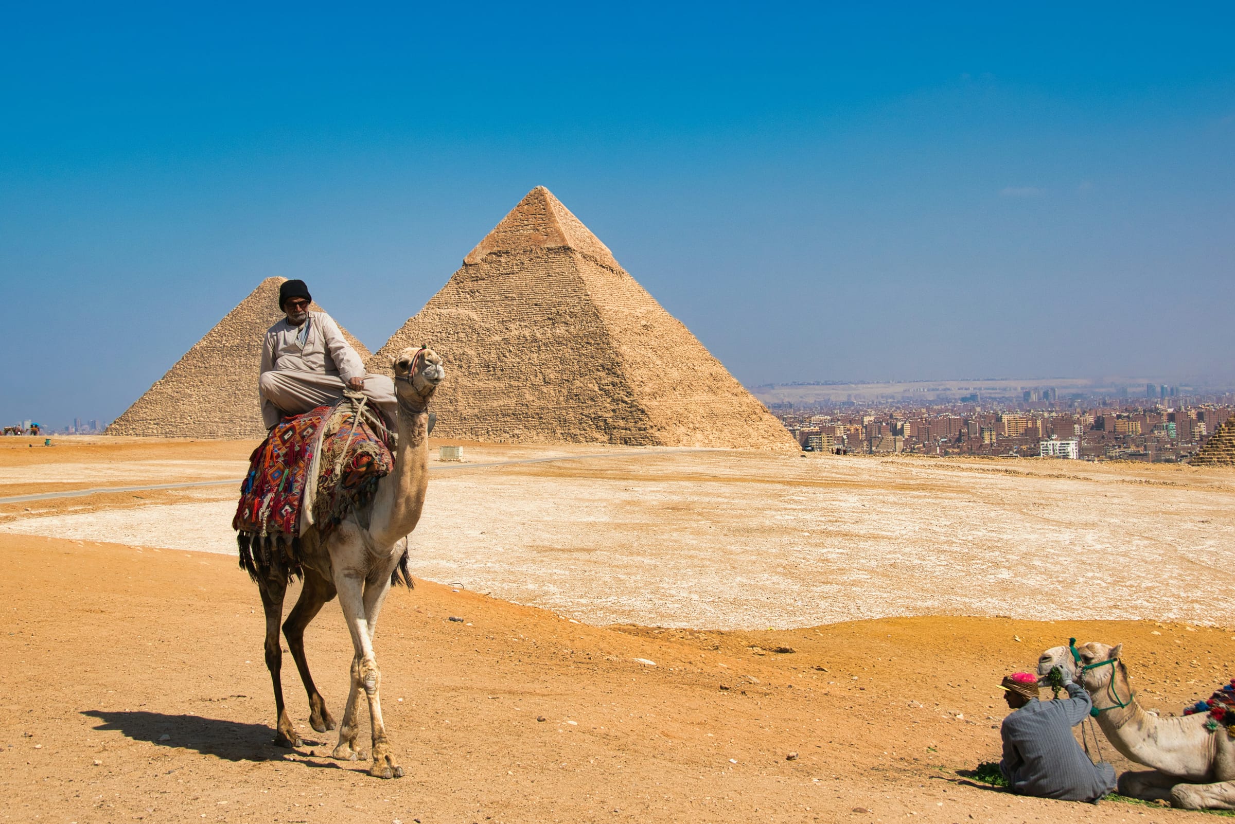 [2026 Egypt Culture Guide] Tentmakers of Cairo: Where 1,000 Years of Applique Live in a Hidden Alley